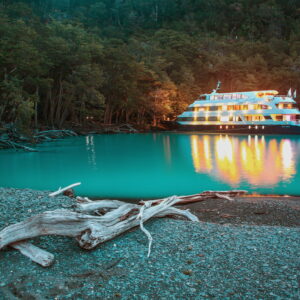 Espíritu de los Glaciares: Seno Mayo y Canal de los Tempanos